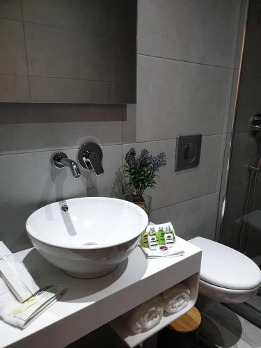 V-Suites