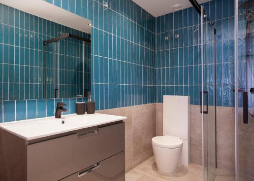 You Stylish City Center Apartments - image 4