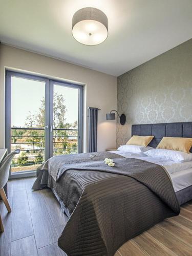 One-Bedroom Apartment image 3