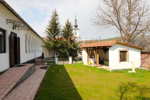 Antik Vendégház - image 2