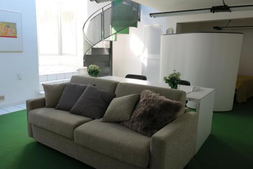 Lake View Garden Loft
