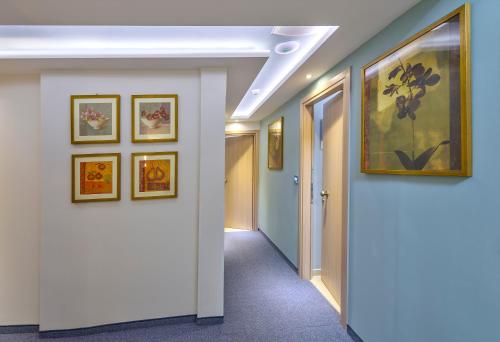 Leonidas Hotel & Apartments - image 3
