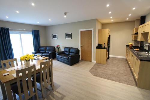 Kitchen, Plawsworth Aparthotel in Plawsworth