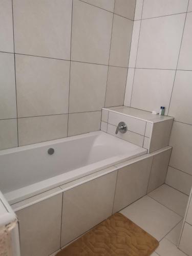 Apartment image 5