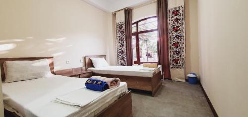 2 twin beds
