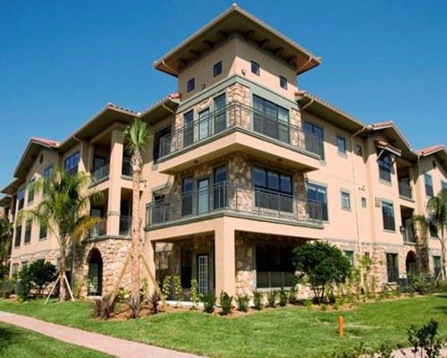 Elegant yet Affordable Mediterranean Condo in Davenport - 3 Bedroom #1 - main image