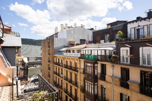 Beautiful apartment with terrace - Prime location! - image 10