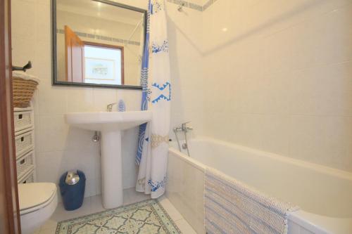 Appt With Pool And Terrace - Porches - image 4