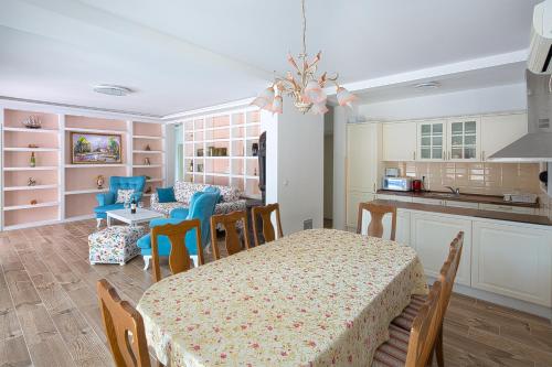 Konyha, Villa Latina 2 in Lapcici