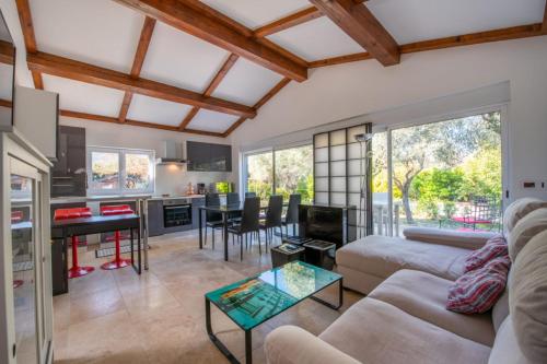 MAGNIFICENT property near SAINT-TROPEZ gîte à louer La Môle