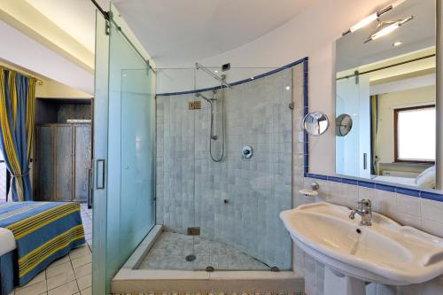 Superior Double Room with Sea View and Terrace image 6
