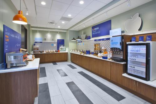 Holiday Inn Express And Suites Wooster By IHG - 식음료(F&B)