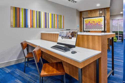 Holiday Inn Express And Suites Wooster By IHG - 비즈니스 센터