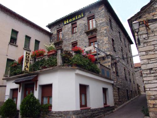 Hostal Pirineos Broto