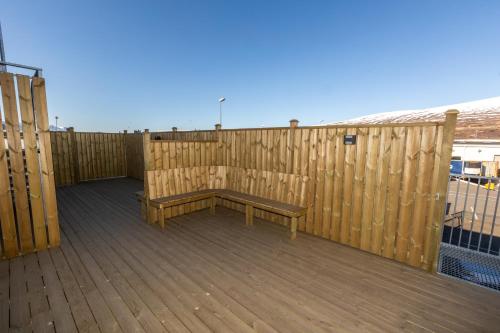 Akureyri Lux Apartments with hot tub access 4