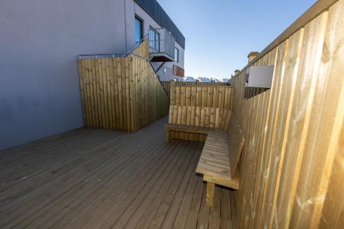 Akureyri Lux Apartments with hot tub access 2