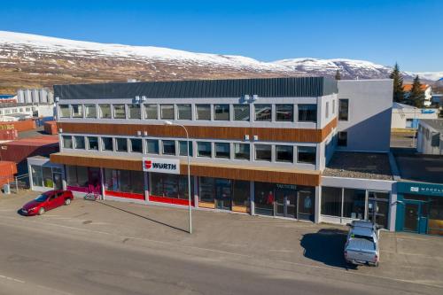Akureyri Lux Apartments with hot tub access 3