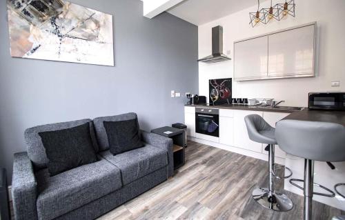 Létesítmények, Mandela House Apartments in Kirkcaldy Central