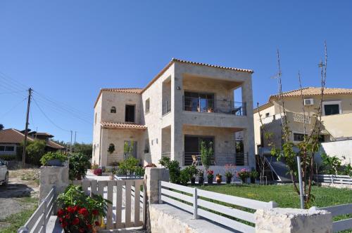 Liri's Apartments 3