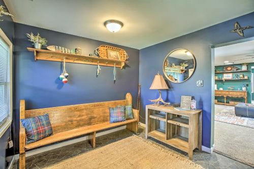 Lakefront Log Cabin - Boat, Swim, and Fish!