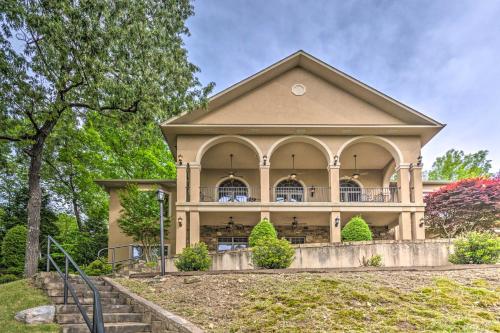 Luxurious Hot Springs Abode with Private Dock! - image 4