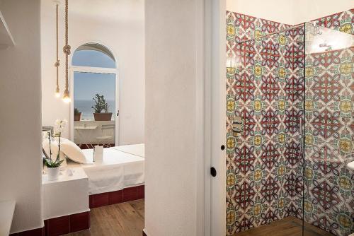 Superior Single Room with Sea View image 3