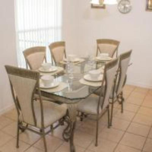 David's Highgate Park at Legacy Park Vacation Home - image 2