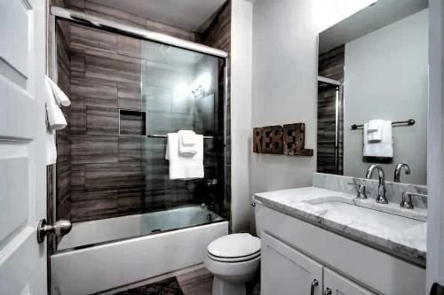 Exceptional Vacation Home in Nashville townhouse - image 4