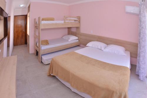 Pousada Baia dos Acores Pousada Baia Dos Açores is perfectly located for both business and leisure guests in Penha (Santa Catarina). Featuring a satisfying list of amenities, guests will find their stay at the property a co