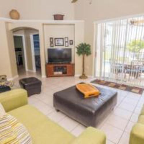 Joanne's Peaceful Eagle Point Villa by IPG Florida - image 3