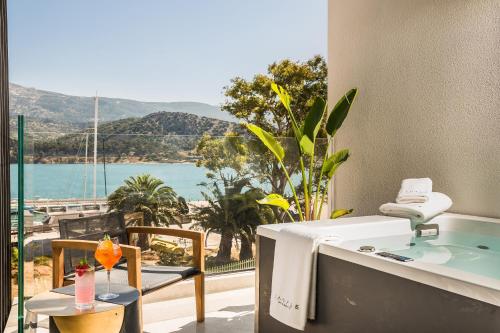 Hot tub, Canale Hotel & Suites in Kefalonia
