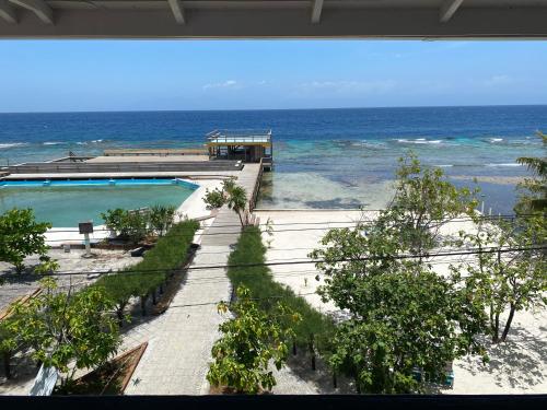 חוף ים, Coral View Beach Resort in אוטילה