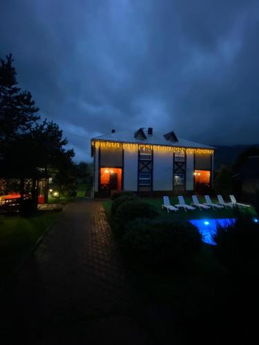 Úszómedence, Guest house Shulc in Mezhyhirya