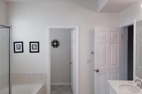 668 N Cleveland St in Oceanside, USA
