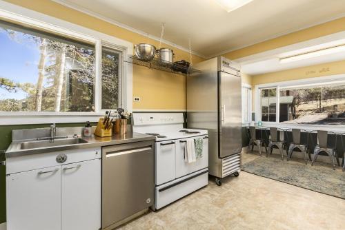 Rocky Creek Venue home - image 2