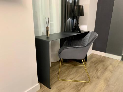 Toledo Boutique Rooms – Naples, CO