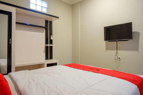 RedDoorz Plus near Jogja City Mall 5