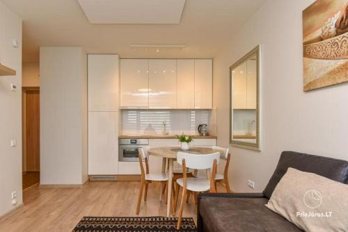 Apartment image 10