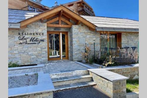 Appartement de charme dans résidence avec piscine La Joue du Loup