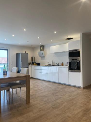 Superbe Appartement 2 chambres Avec Terrasse