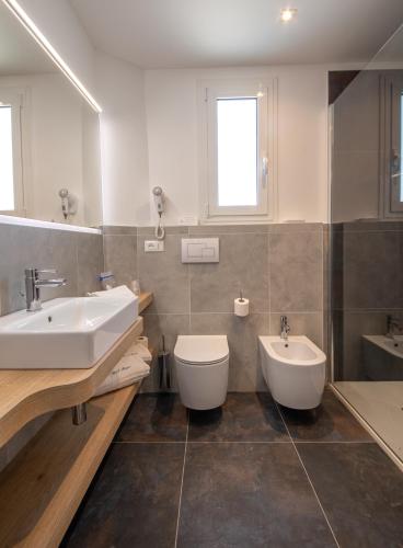 Suite with Terrace image 6