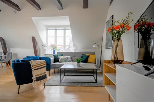 Spacious and Bright Duplex Apartment with a Terrace - main image