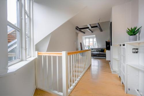 Spacious and Bright Duplex Apartment with a Terrace - image 11
