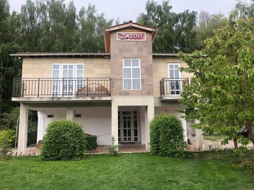 Zaton Guesthouse, Raiymbekskiy