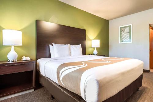 Quality Inn & Suites Bainbridge Island - Tap to explore photos