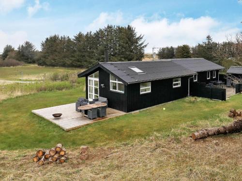 6 person holiday home in Hirtshals