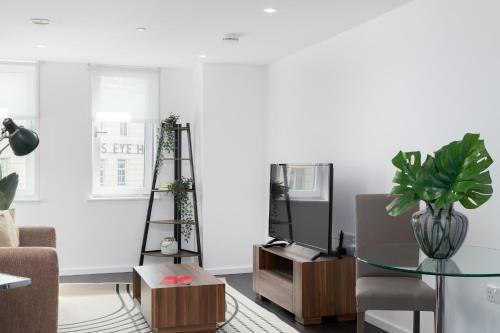 Eagle Point Apartment by TheSquare - image 3