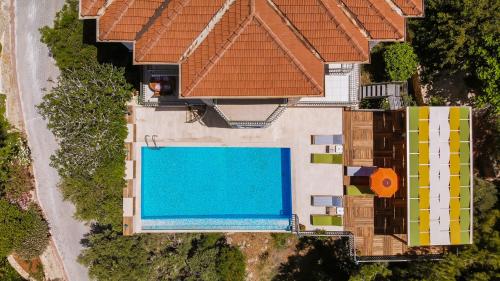 Kaş deniz manzaralı 6 kişilik villa - image 3