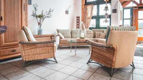 大堂, 榮譽公寓式酒店 (Landhaus Ehrengrund) in 格爾斯費爾德/羅恩