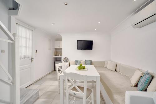 Einrichtungen, Merovigliosso in Santorini